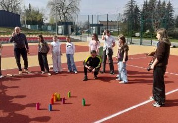 Kręgle fińskie na lekcji wychowania fizycznego